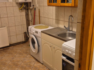 Apartament 2 camere -zona Calea Bucuresti, etaj 1