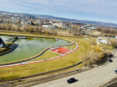 Apartament 3 camere, 2 bai, decomandat, etaj intermediar, str. Lt.Pais David