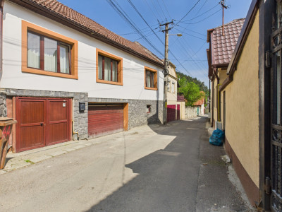 Casa Schei cu 4 camere 800 m de Piata Unirii 