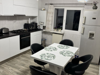 Apartament 3 camere, Judetean - intrare Racadau