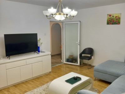 Apartament 3 camere, Judetean - intrare Racadau
