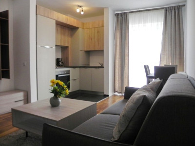 Studio Maurer Coresi, mobilat si utilat