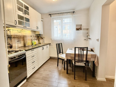 Apartament 3 camere, Astra