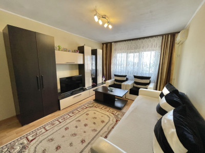 Rezervat - Apartament cu 2 camere decomandat, centru