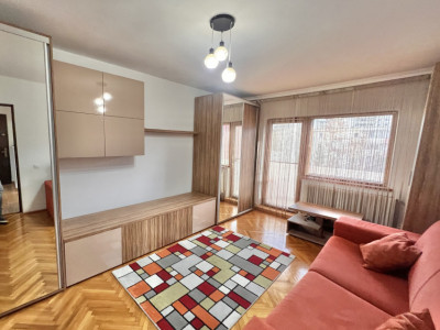 Apartament 3 camere decomandat, Judetean