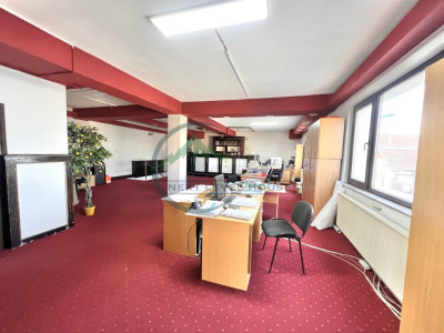 Spatiu comercial