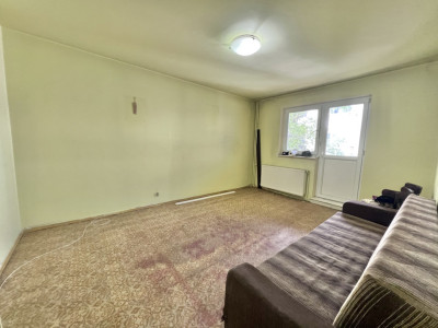 Apartament 3 camere, decomandat