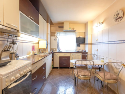 Apartament de 4 camere, Centru Civic - Toamnei