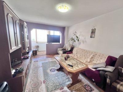 Apartament 3 camere, Racadau