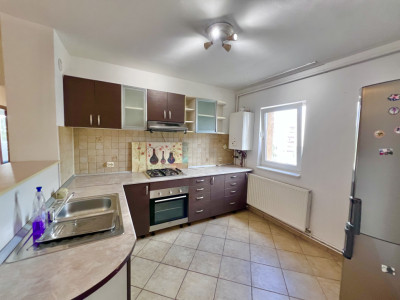Apartament 4 camere, zona Grivitei