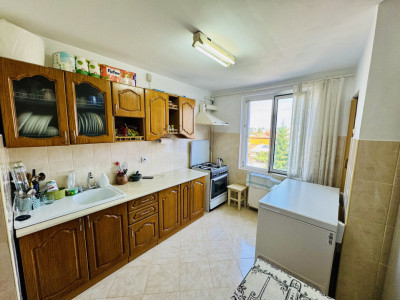 Apartament 2 camere, Decomandat, etaj intermediar, Craiter