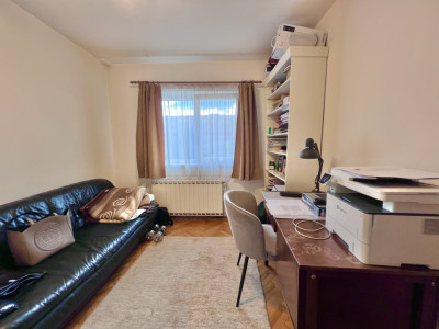 Apartament 4 camere, Tractorul, etaj 1