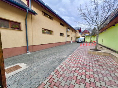 Zona comerciala si spatiu rezidential