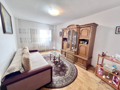 Apartament 3 camere, decomandat