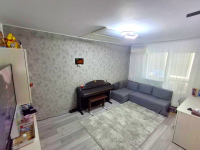Apartament 3 camere, Astra