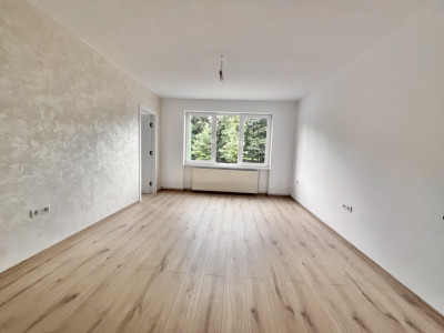 Apartament 4 camere, Tractorul