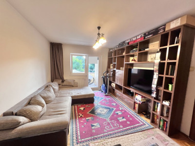 Apartament 4 camere, Tractorul, etaj 1